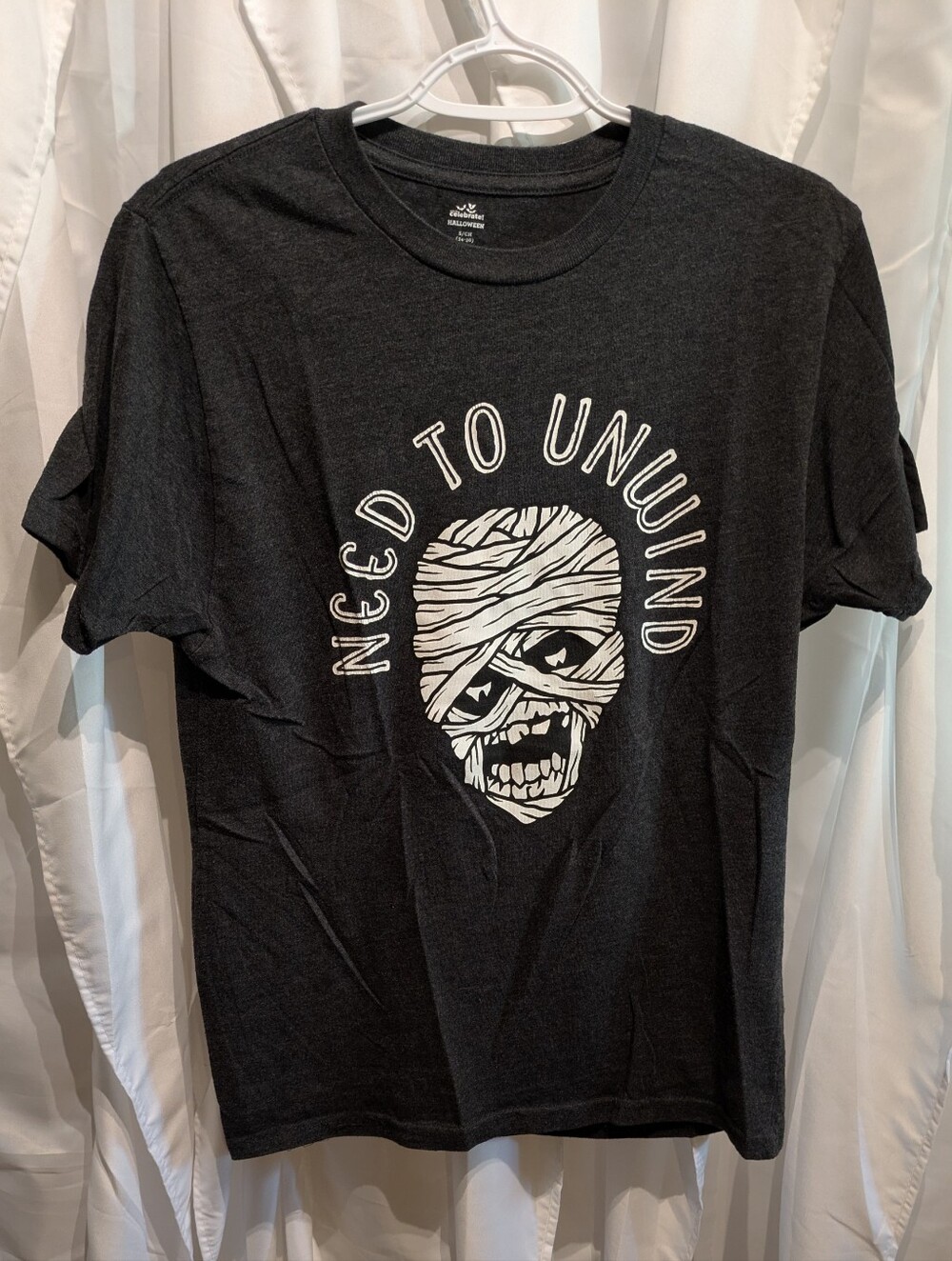 14 Celebrate! Halloween "Need To Unwind" Mummy Graphic T-Shirt Gray Small S